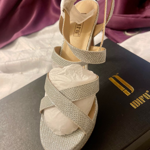 Women's Silver Suedes Open Toe High Heel Platform Dress Pump Sandals - Picture 8 of 14